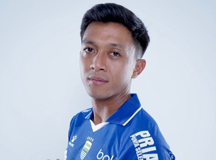 DIRUMORKAN&nbsp;GABUNG: Febri Hariyadi saat membela Persib Bandung di Super League.
