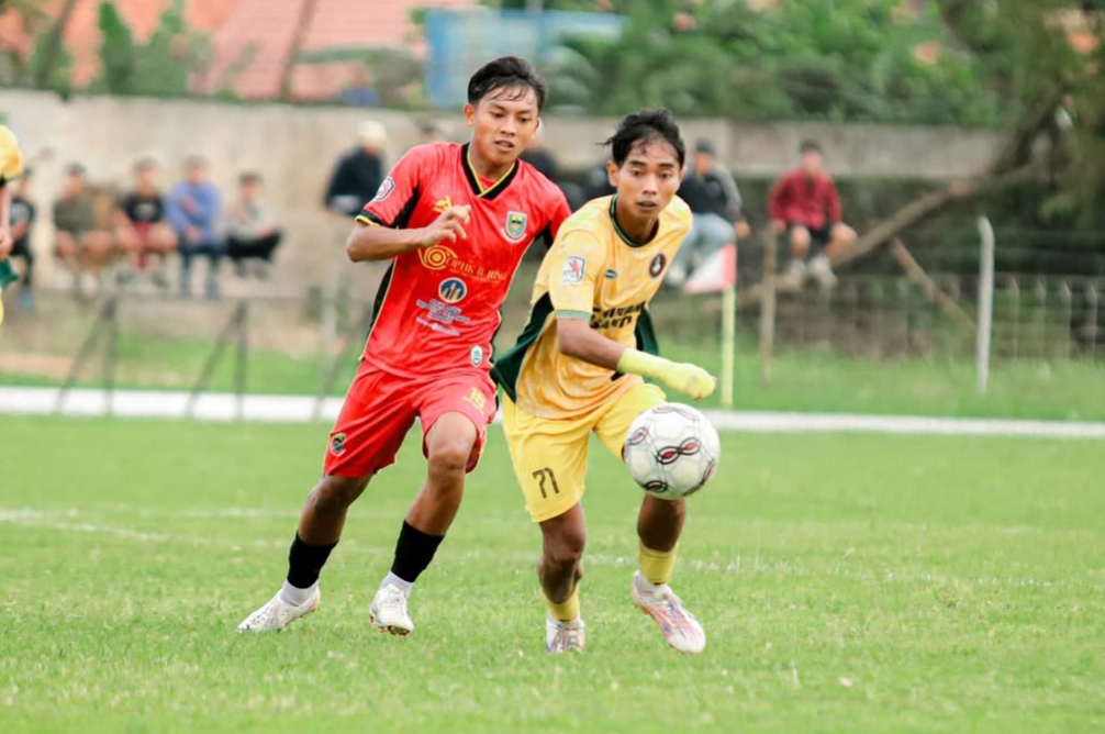 Laga ISP Purworejo vs Persibat Barang di Stadion Moch Sarengat, Batang, Rabu (14/1/2026