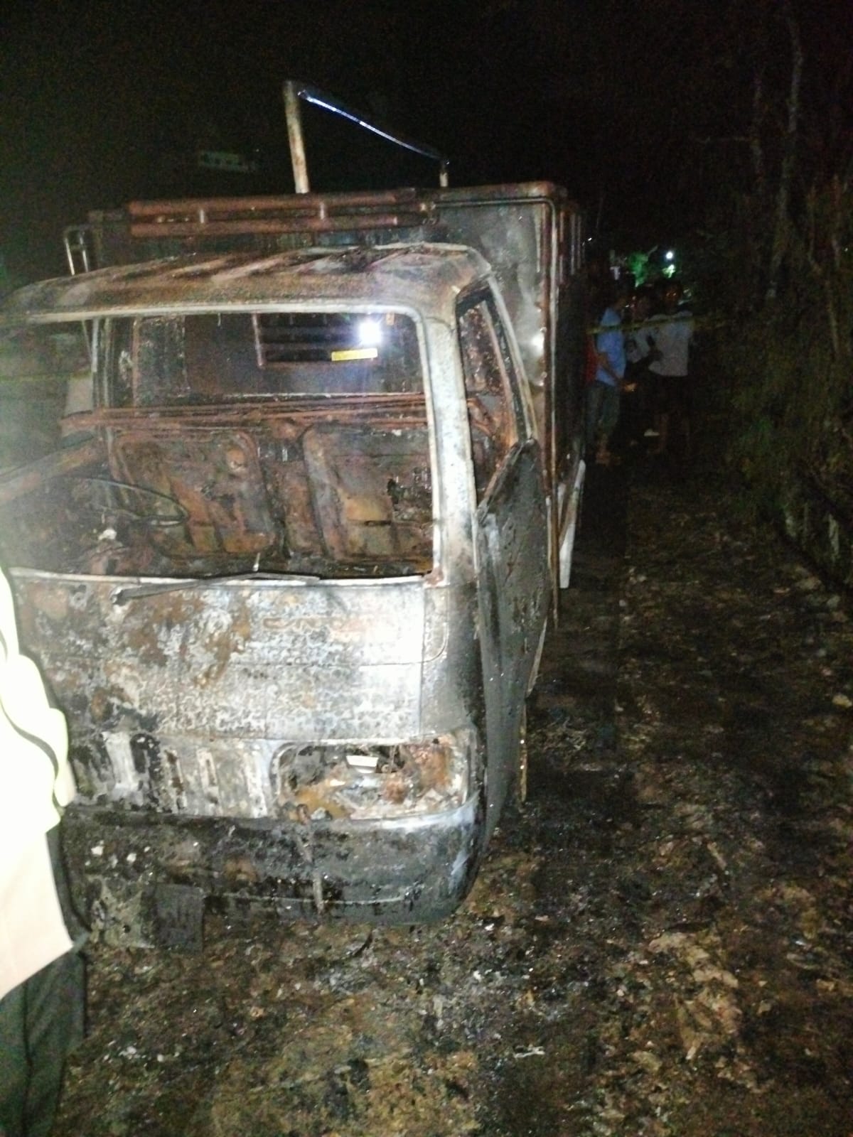 Mobil Suzuki Carry Terbakar di Gudangharjo Paranggupito, Diduga Akibat Korsleting