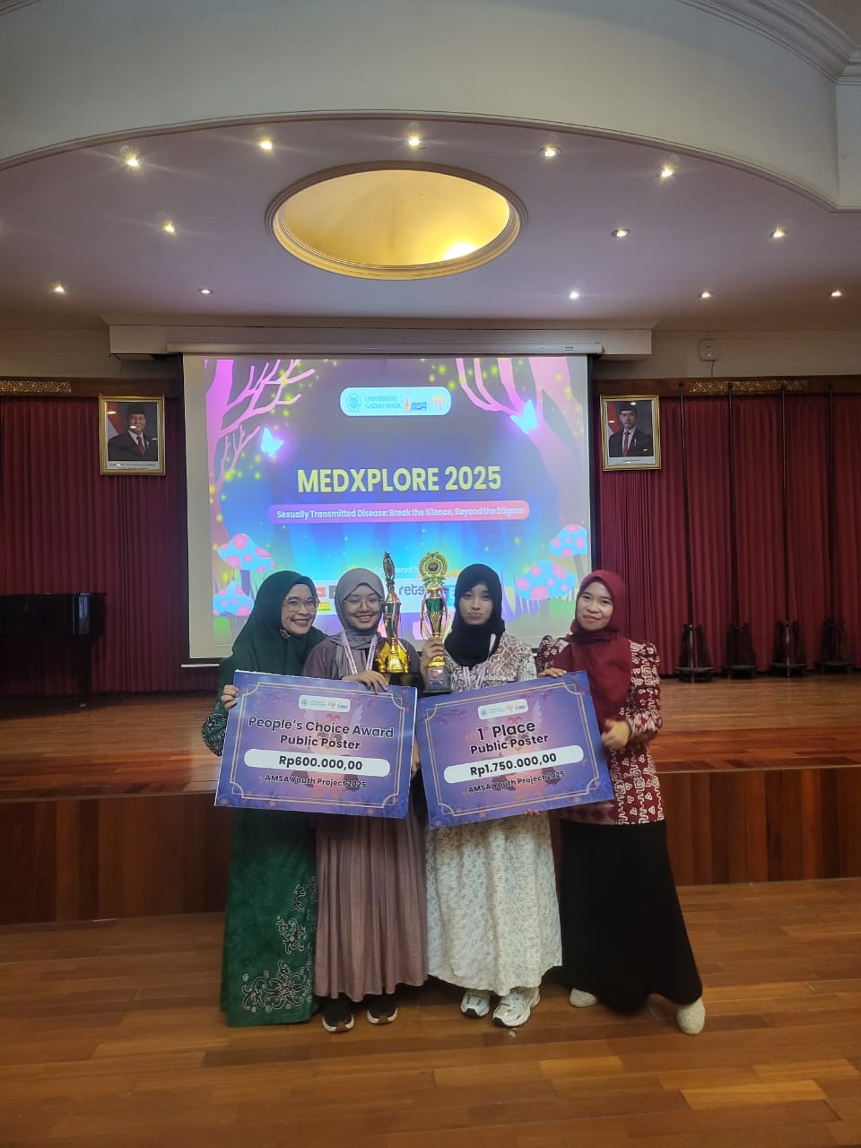 Dimitria Nareswari dan Indira Pramesthi terima penghargaan dalam AMSA Youth Project 2025.