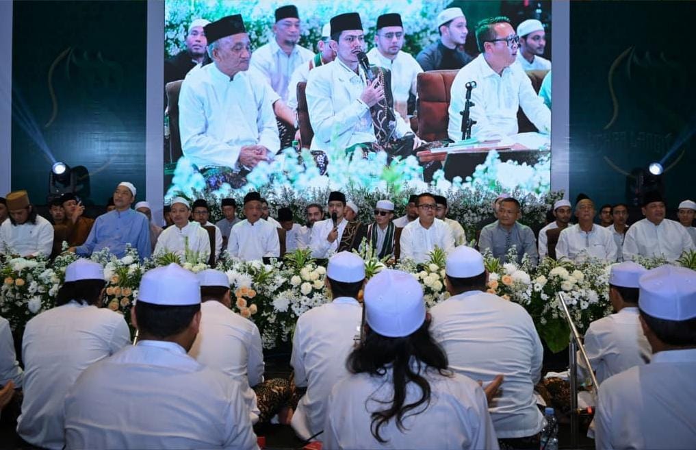 Pengajian di Gedung Kebudayaan Karanganyar, Kamis (15/1/2026) dihadiri Habib Luthfi. (Rudi Hartono/Radar Solo)