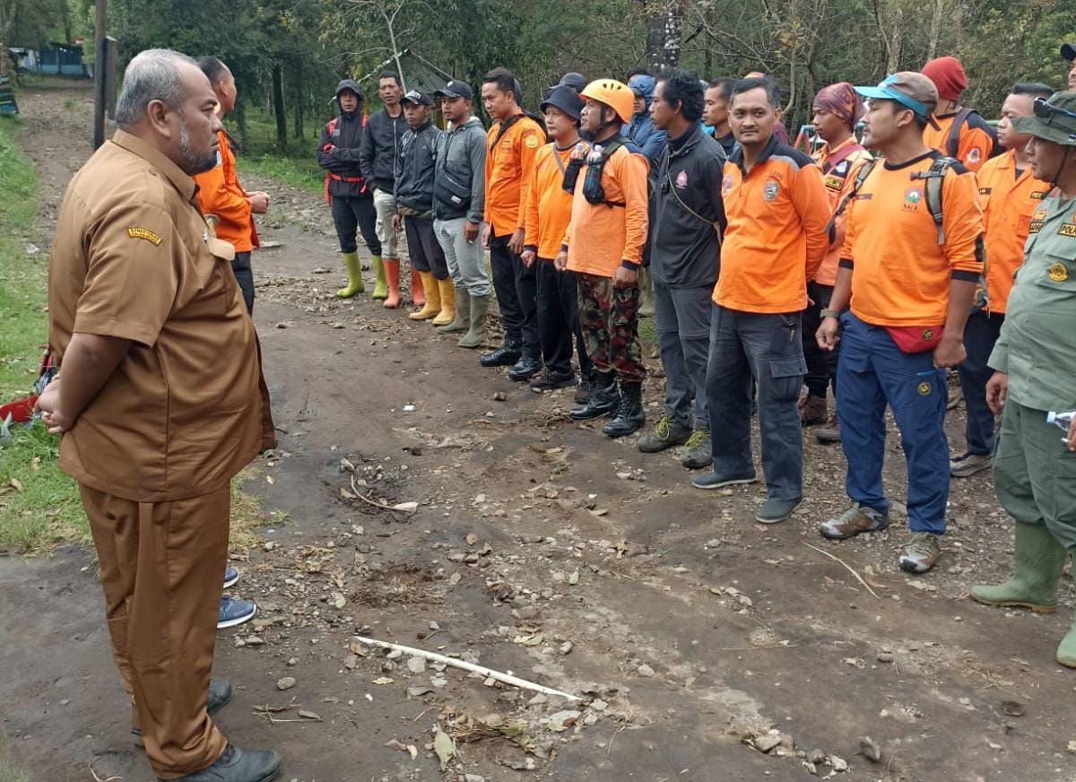 Tim SAR gabungan dikerahkan untuk mencari pendaki Bukti Mongkrang, Tawangmangu yang hilang sejak Minggu (18/1/2026). (Rudi Hartono/Radar Solo)