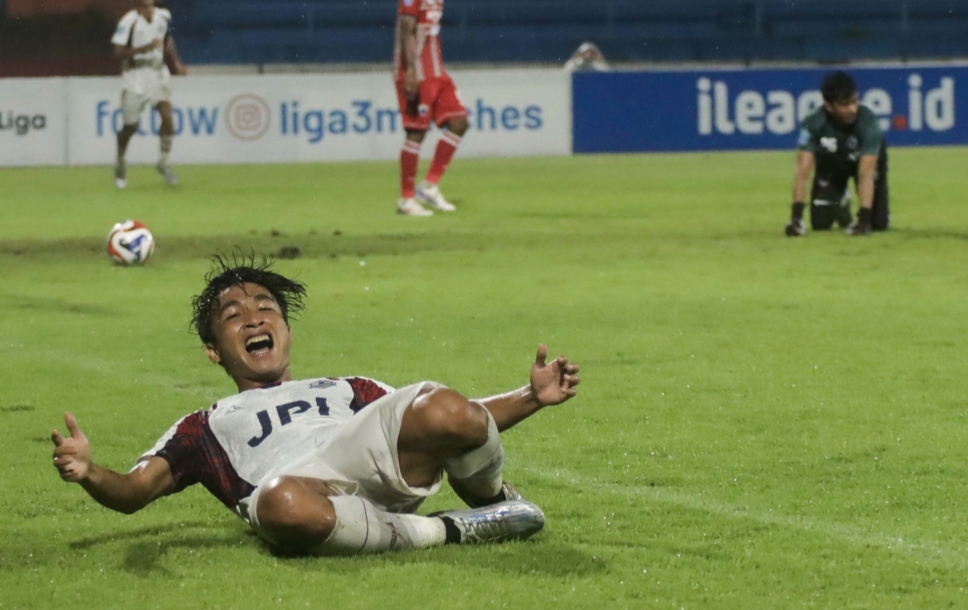 Yanuar Baehaki merayakan golnya bersama Persika Karanganyar di Liga Nusantara 2025/2026.