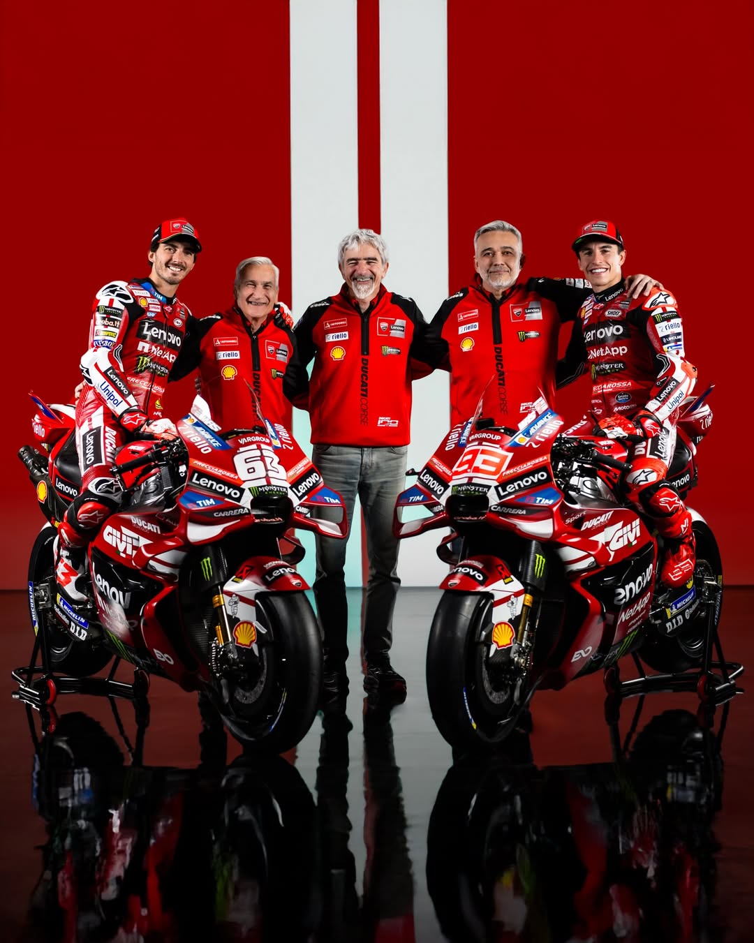 Ducati memperkenalkan livery spesial Satu Abad untuk MotoGP 2026. Marc Marquez dan Pecco Bagnaia jadi tumpuan era terakhir mesin 1000 cc.