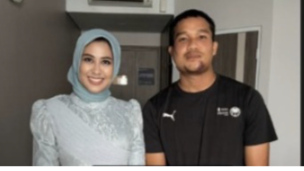 Wawali Kota Solo Astrid menjenguk Rian Miziar yang mengalami cedera.