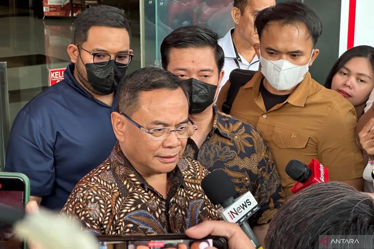 Profil lengkap Sudewo, Bupati Pati Sudewo Kena OTT KPK. Dari kader Gerindra, eks DPR RI, hingga gaya kepemimpinan yang kontroversial.
