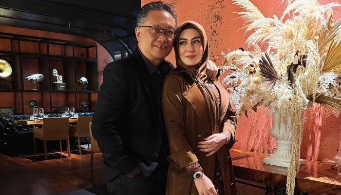Vie Shantie Khan dan sang suami&nbsp;Abdul Rahman Dahlan.