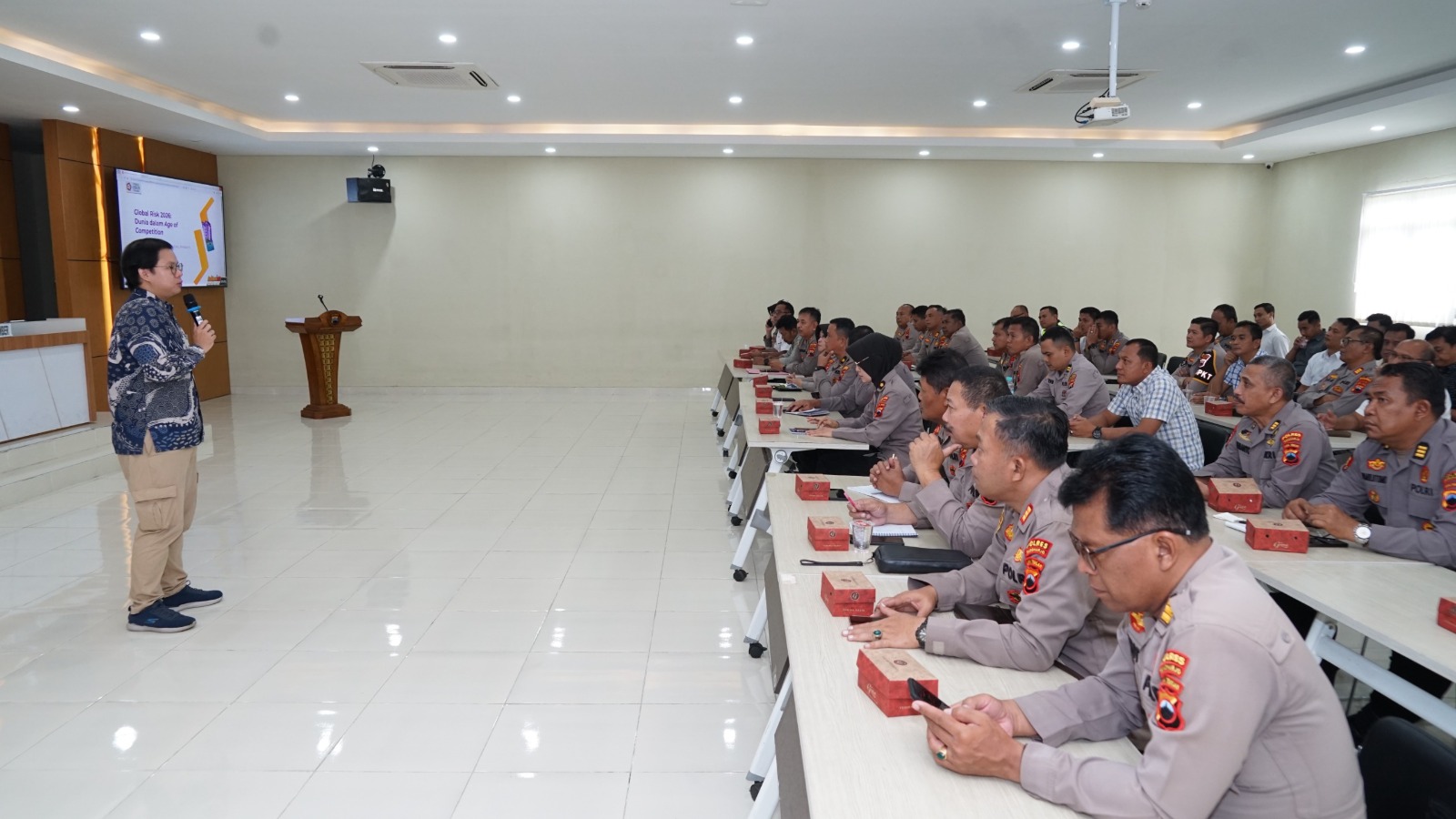 Forum belajar bersama terkait isu keamanan global di Mapolres Sukoharjo, Selasa (20/1).