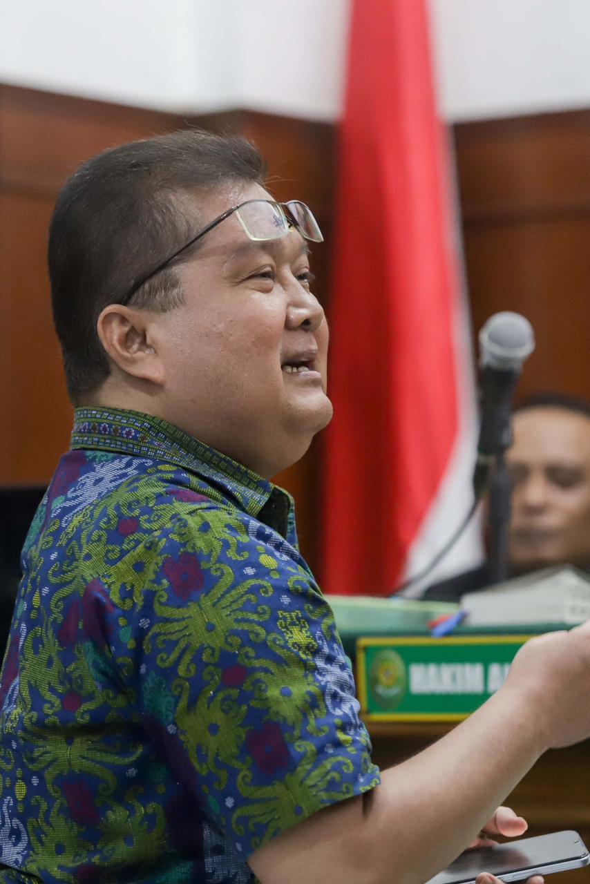 Suhardo Basuki memberikan keterangan dalam sidang gugatan Dahlan Iskan terhadap direksi PT Jawa Pos di Pengadilan Negeri Surabaya, Selasa (20/1).