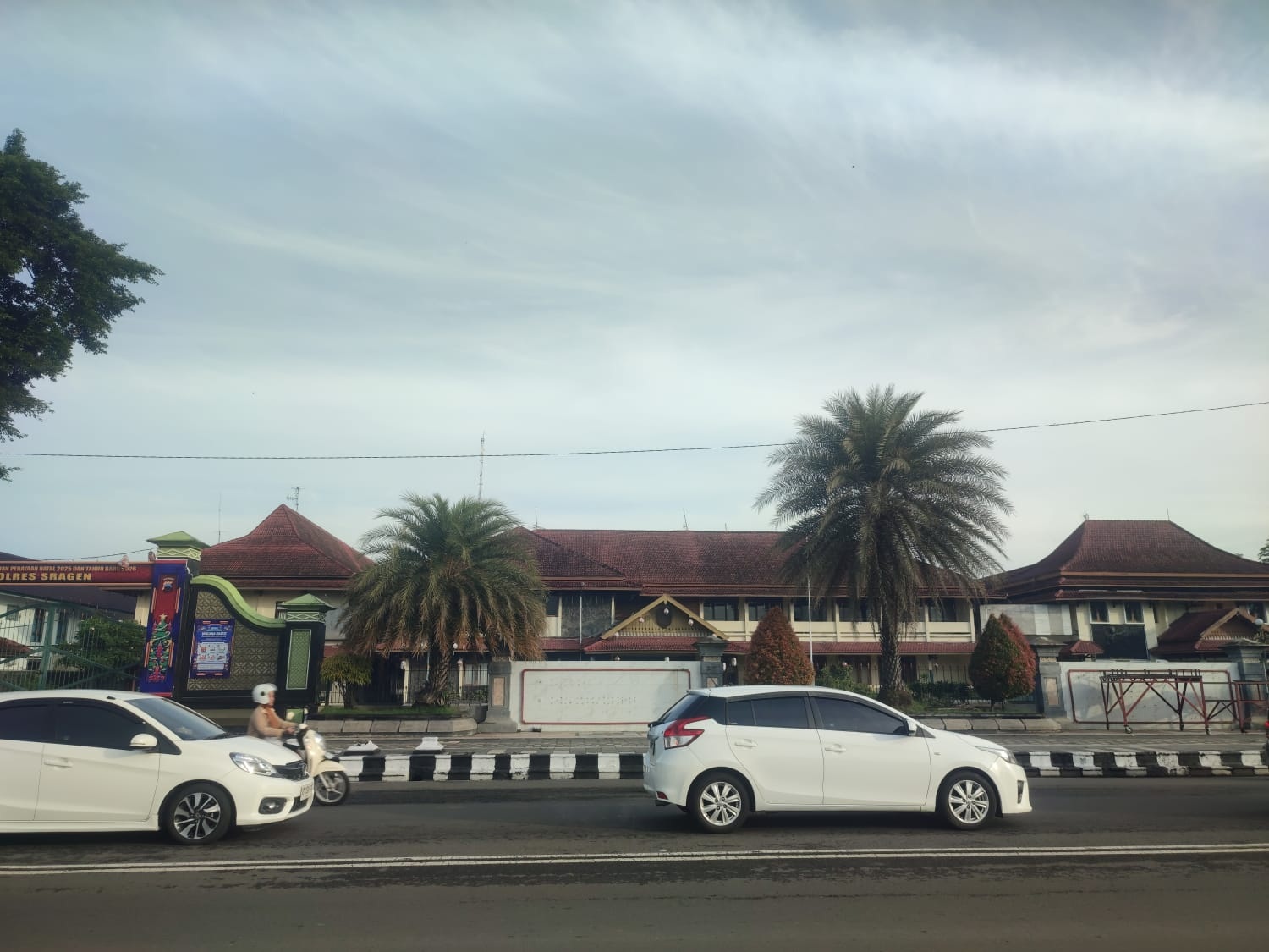 Bekas kantor Pemda Sragen di Jalan Sukowati yang akan dijadikan ruang terbuka hijau (RTH) baru, Rabu (21/1/2026). (Ahmad Khairudin/Radar Solo)