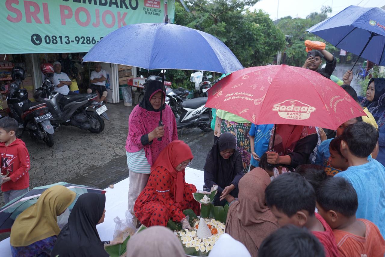 Warga Suronalan, Solo Gelar Bancakan untuk HUT ke-79 Megawati Soekarnoputri.