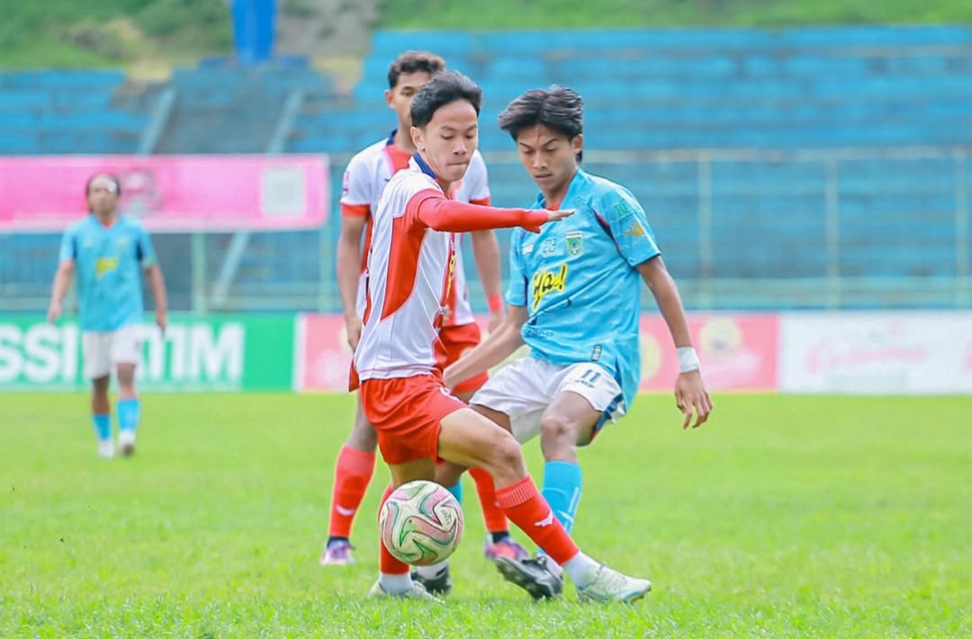 Laga Persikoba Batu melawan Persedikab Kediri di ajang 16 Besar Liga 4 Jatim. 2025/2026.