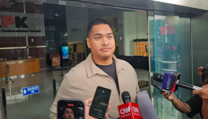 Eks Menpora Dito Ariotedjo usai menjalani pemeriksaan sebagai saksi dugaan korupsi kuota haji di Gedung Merah Putih KPK, Jakarta, Jumat (23/1/2026).