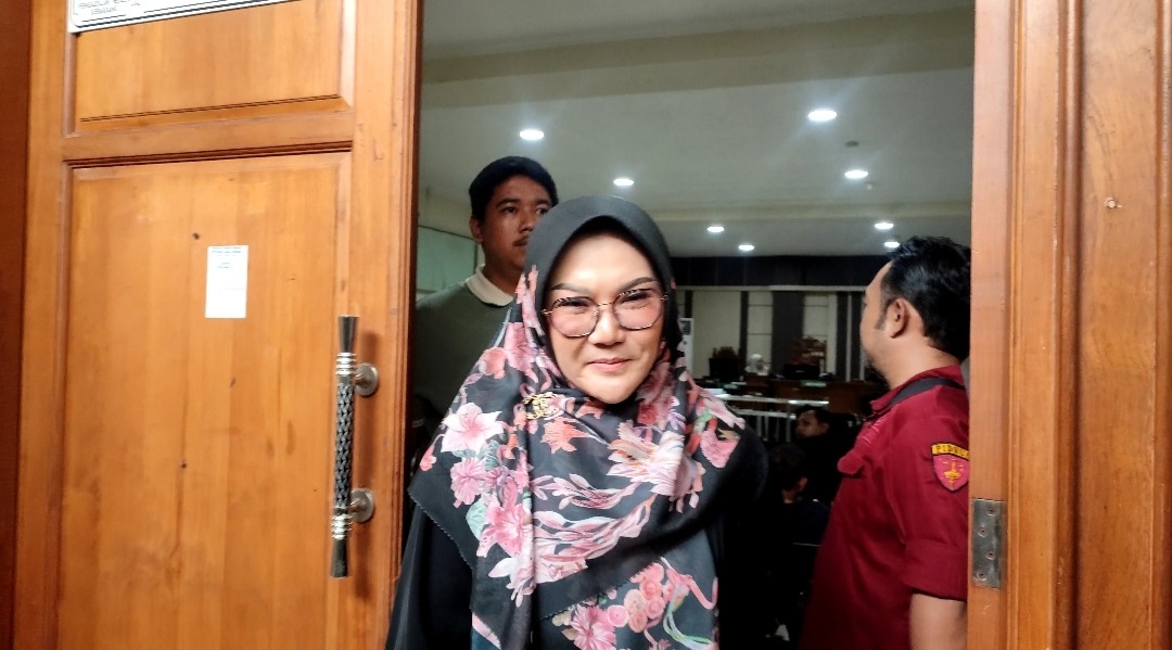 Eks Bupati Klaten Sri Mulyani menjadi saksi kasus dugaan korupsi pengelolaan Plaza Klaten, Rabu (28/1).