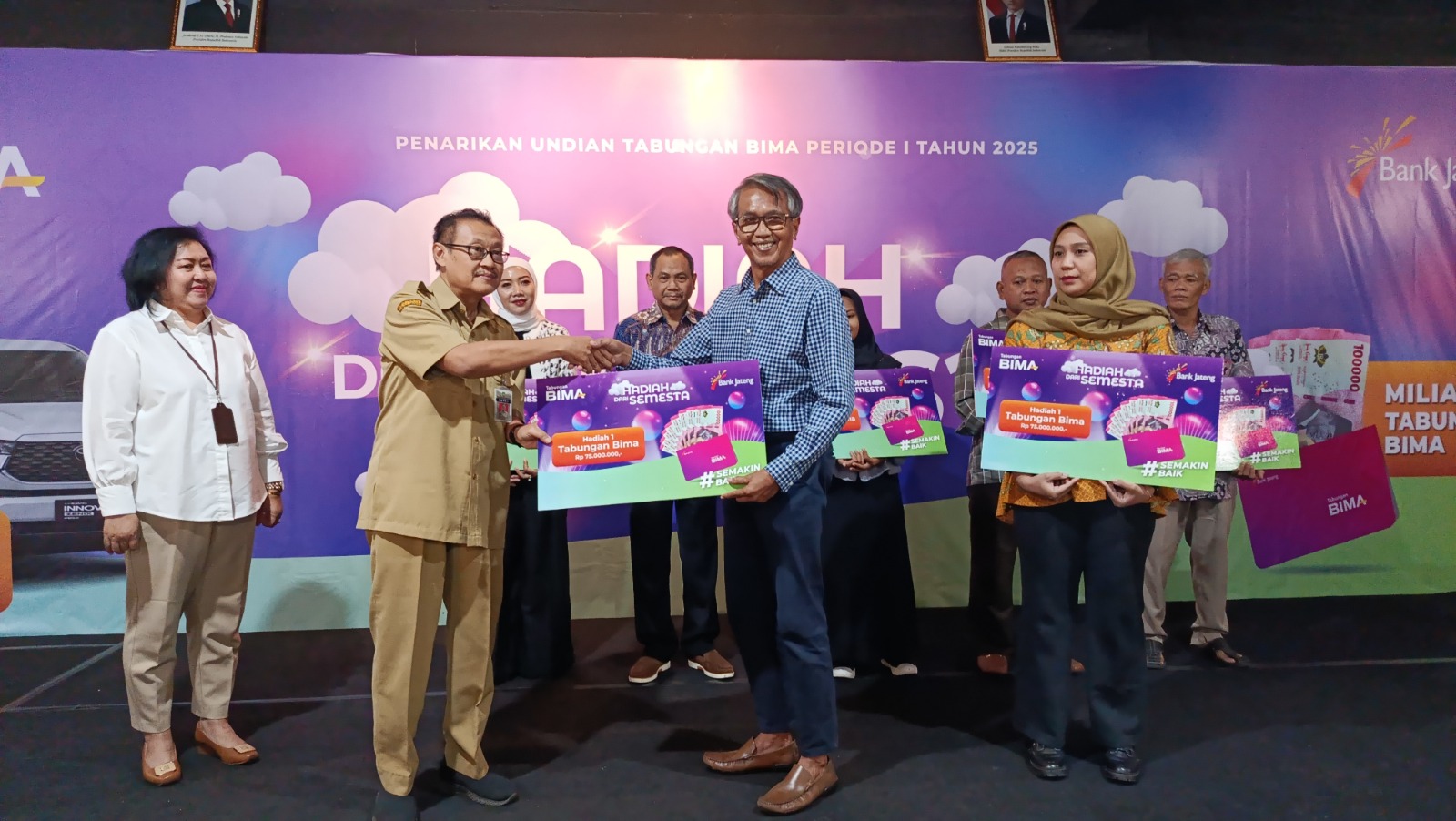 Bank Jateng Surakarta apresiasi nasabah setia lewat Undian Tabungan Bima dengan hadiah hingga Rp75 juta dan mobil hybrid.