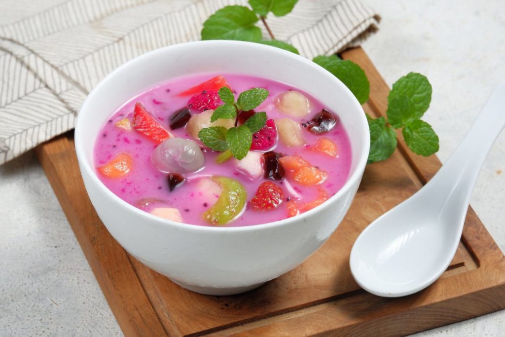Es Buah Susu Segar yang Kaya Nutrisi