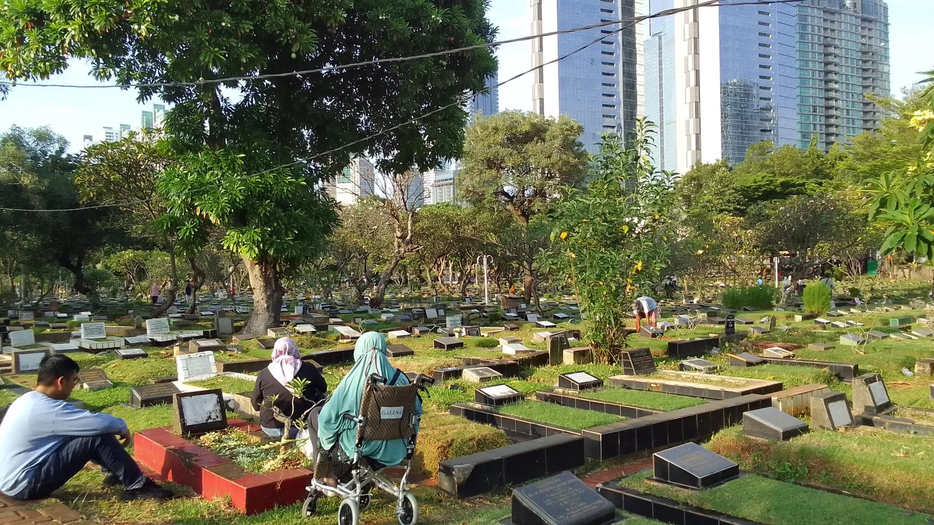 Tradisi ziarah kubur jelang Ramadhan 2026 lengkap dengan bacaan doa dan salam sesuai sunnah Rasulullah SAW.