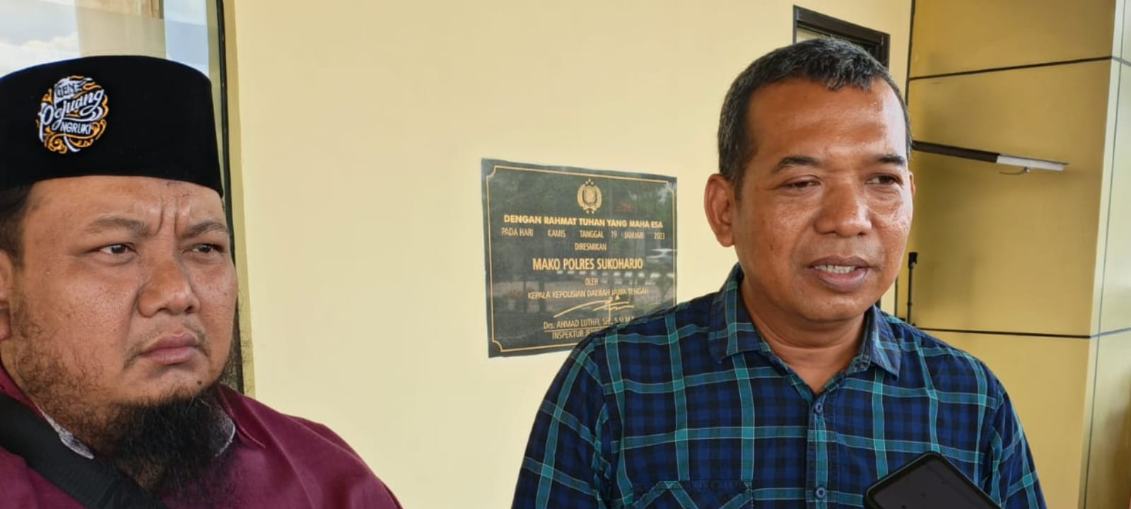 Tanto Indratmoko, kuasa hukum eks manajer hotel PM, korban KDRT mendatangi Mapolres Sukoharjo, Senin (2/2).