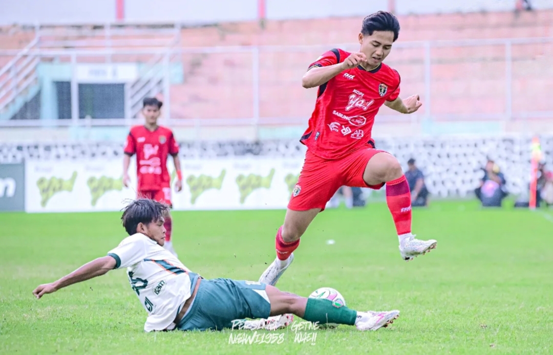 Persinga Ngawi dan Pasuruan United bertanding di Stadion R. Soedarsono, Pasuruan (3/2/2026), di ajang Liga 4 Jatim.