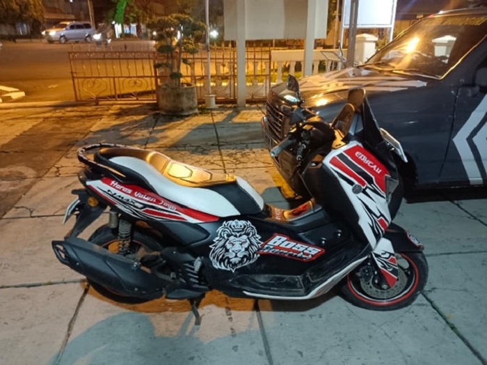 Barang bukti sepeda motor Yamaha N-Max yang digadaikan pelaku.