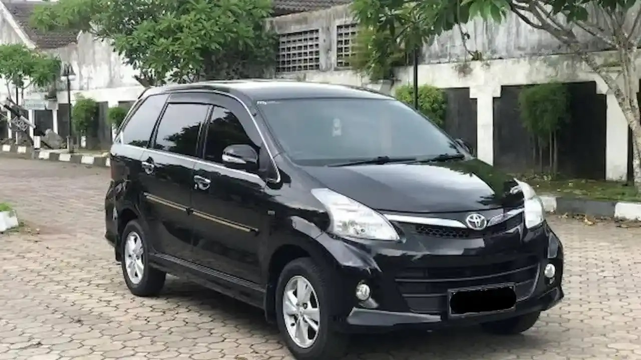 Rekomendasi Mobil Toyota bekas paling awet, bandel, irit BBM, perawatan mudah, dan jarang rewel, pilihan ideal untuk keluarga.