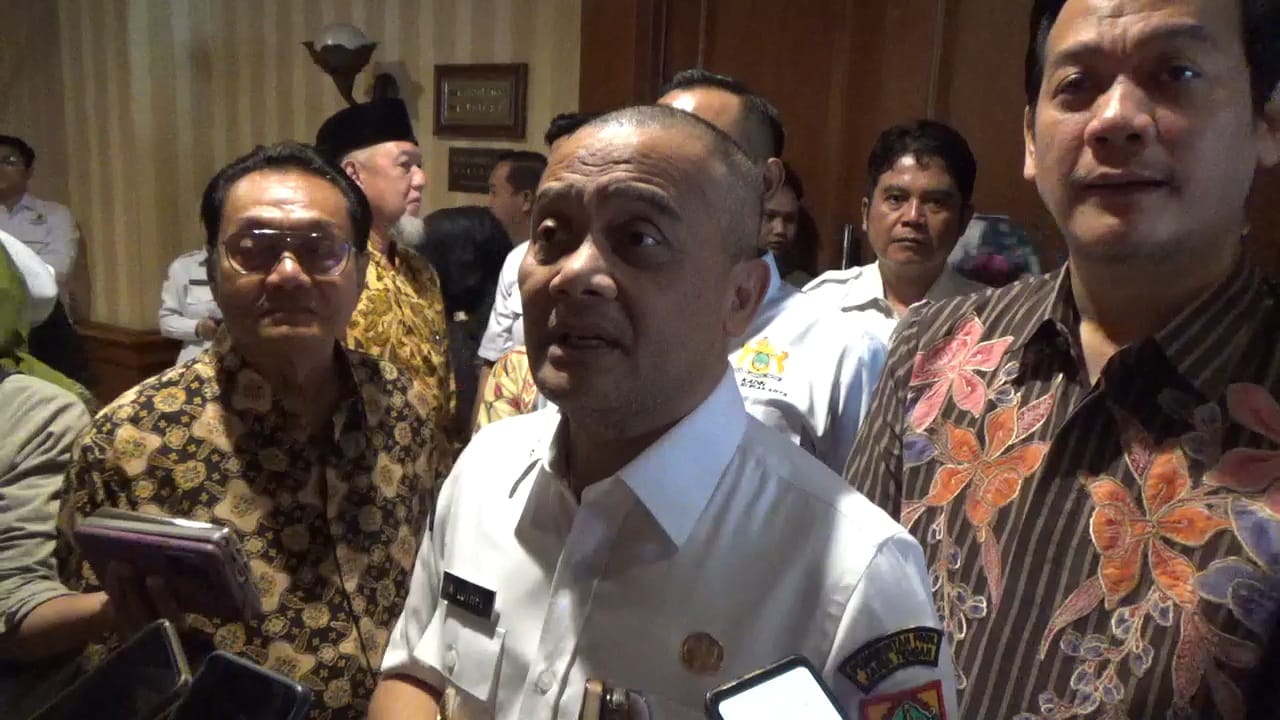 Gubernur Jateng Ahmad Luthfi di sela menghadiri acara Outlook Ekonomi Soloraya 2026 di The Sunan Hotel Solo, Rabu (4/2/2026).