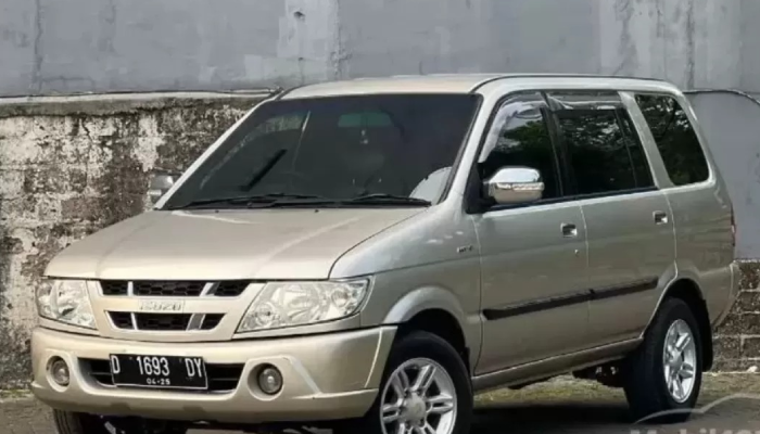Isuzu Panther jadi salah satu pilihan mobil paling awet dan irit bahan bakar.