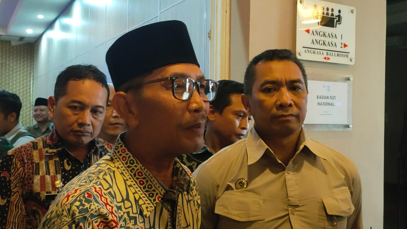 Wakil Bupati Sragen Suroto menanggapi polemik rencana pembongkaran kantor pemda lama. (Ahmad Khairudin/Radar Solo)