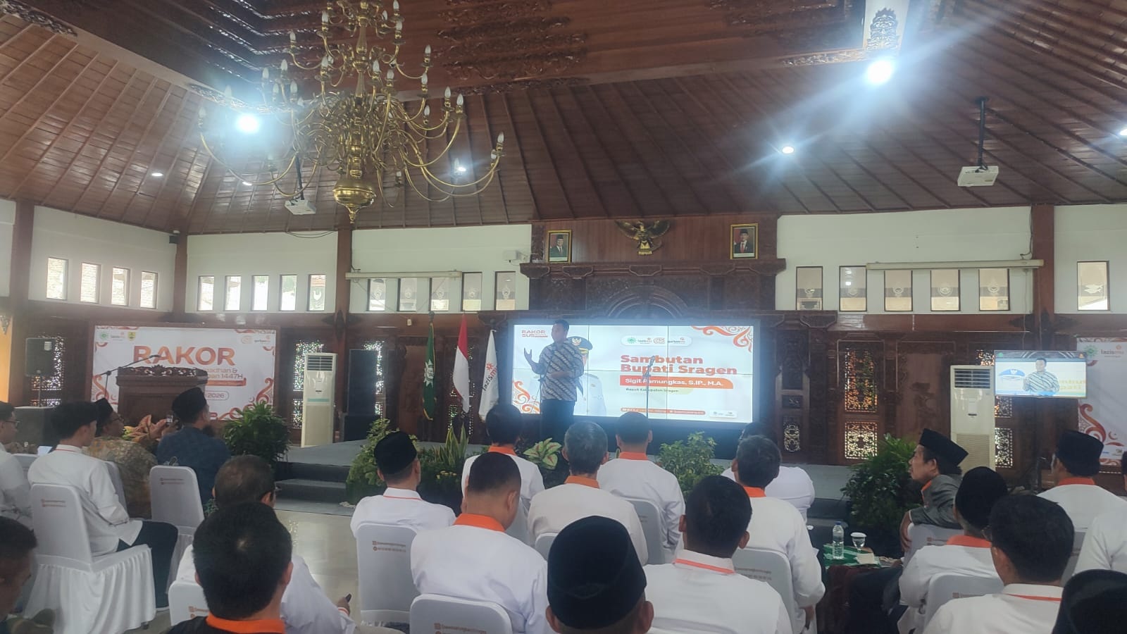 Bupati Sragen Sigit Pamungkas beri sambutan dalam rakorsus Laszismu se Jateng. (Rudi Hartono/Radar Solo)
