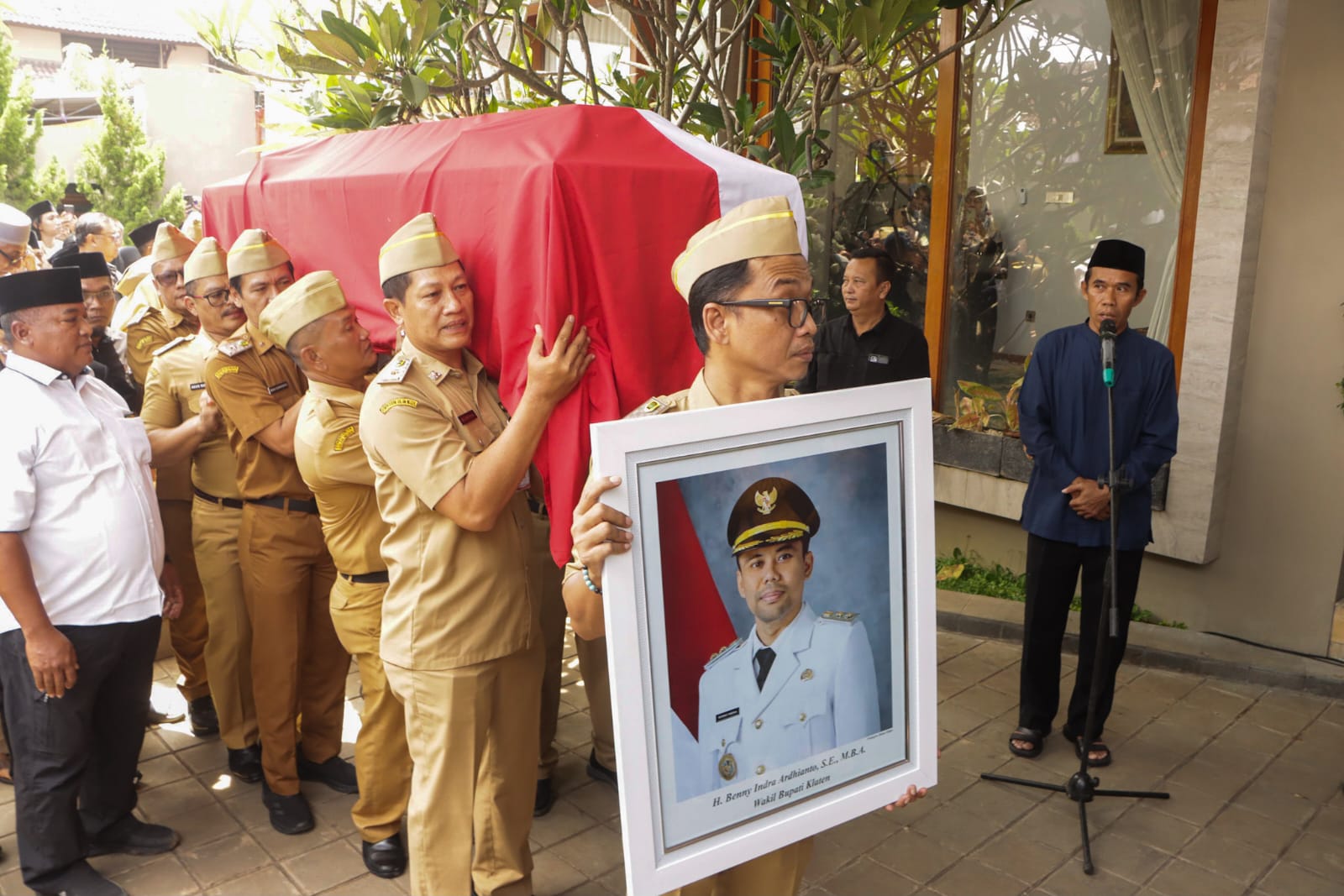 Prosesi pemakaman Wakil Bupati Klaten Benny Indra Ardhianto, Minggu (8/22026).