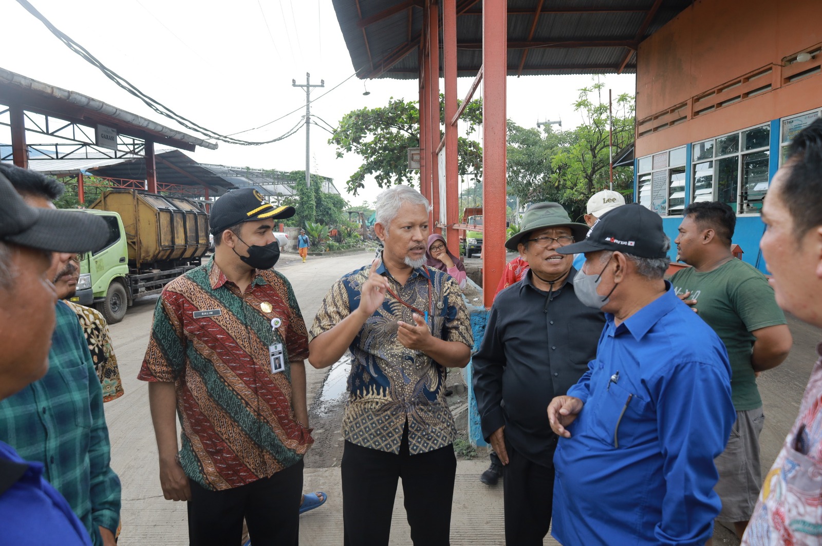 Komisi III DPRD Kota Solo sidak ke TPA Putri Cempo. (A Christian/Radar Solo)