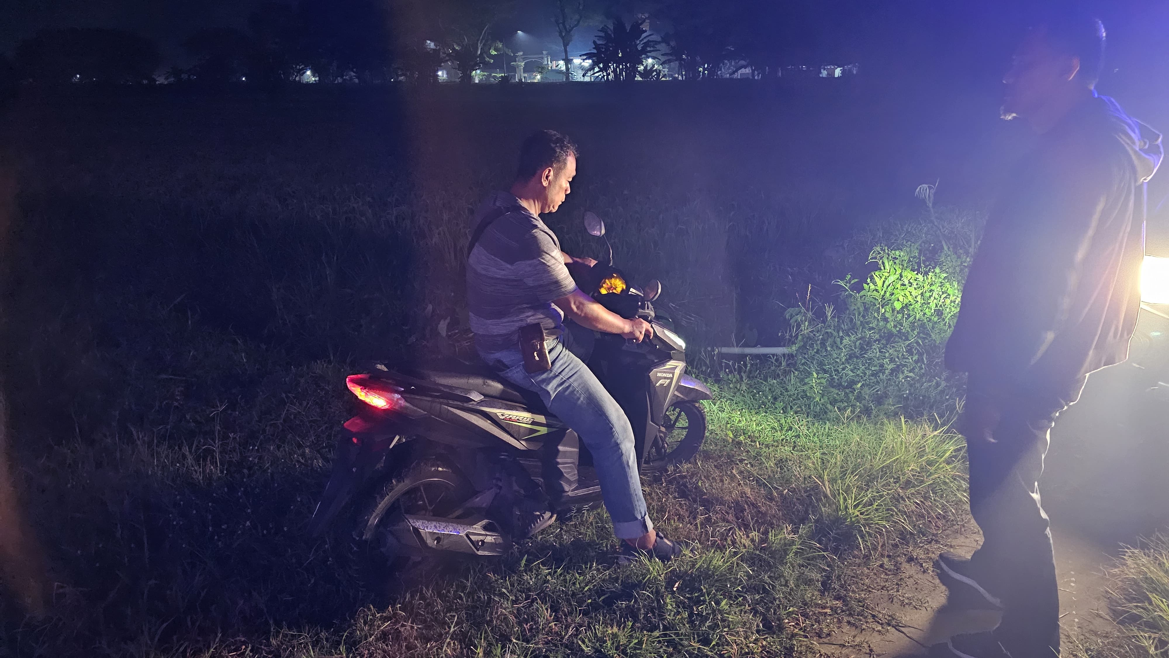 Anggota Polres Sragen mengamankan sepeda motor korban pencurian di Kecamatan Gemolong. (Ahmad Khairudin/Radar Solo)