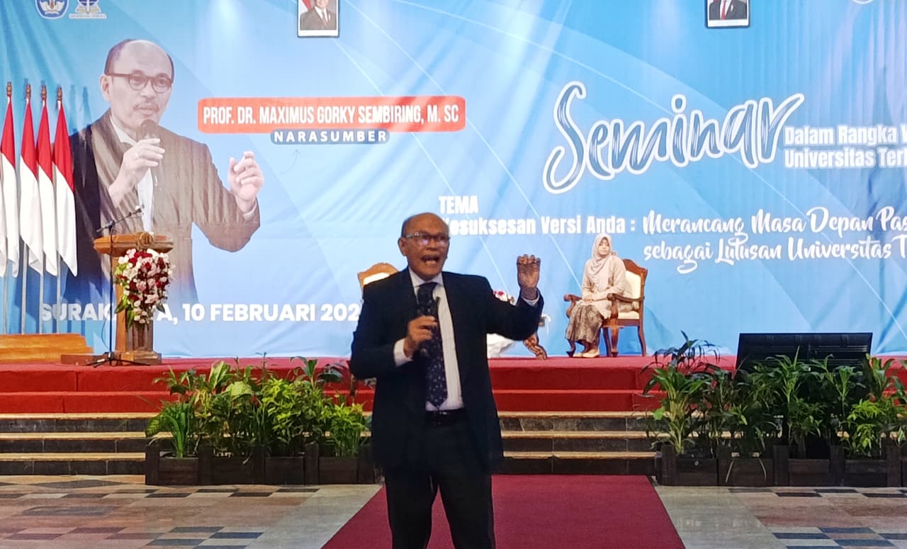 Seminar AI bagi wisudawan Universitas Terbuka (UT) Surakarta di Graha Saba Buana, Selasa (10/2).