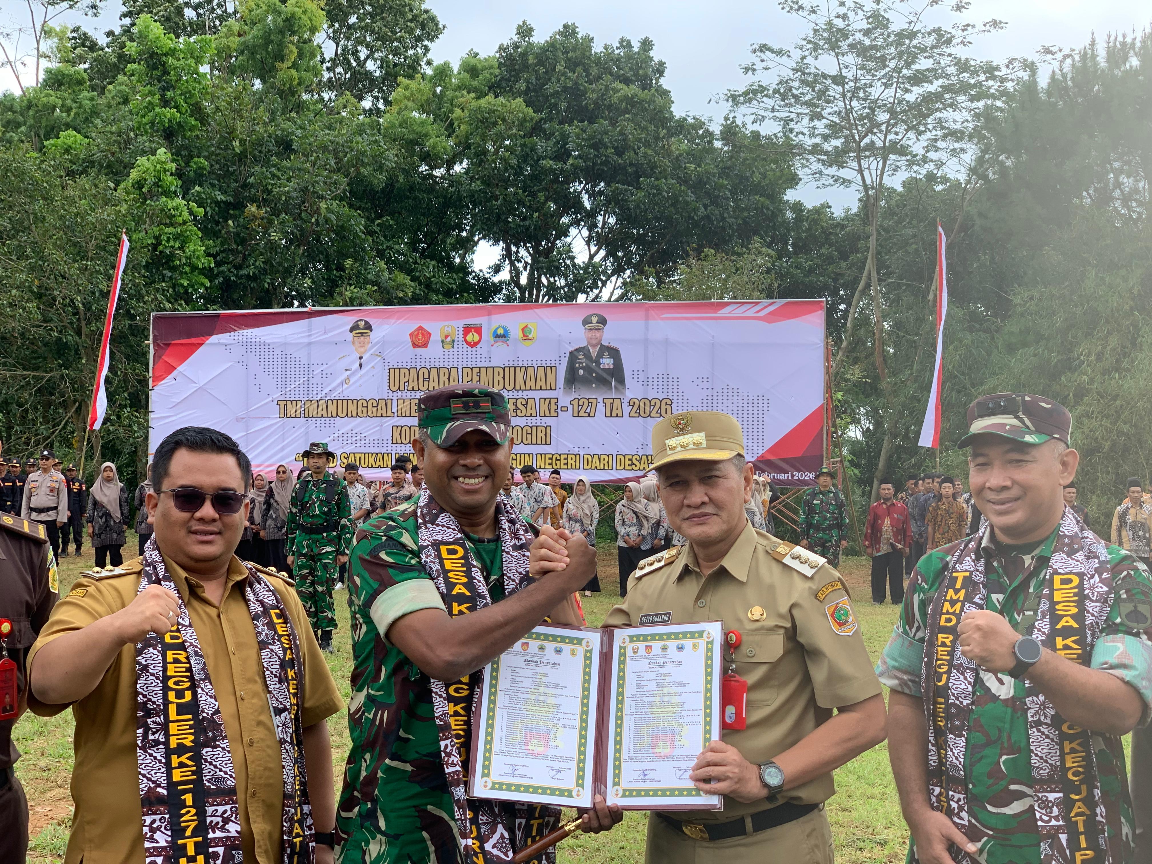 Pembukaan TMMD di Desa Kembang Kecamatan Jatipurno Selasa (10/2/2026)
