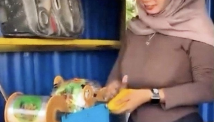 Penjual jus yang ramai dikaitkan dengan viral Winda Can botol parfum.