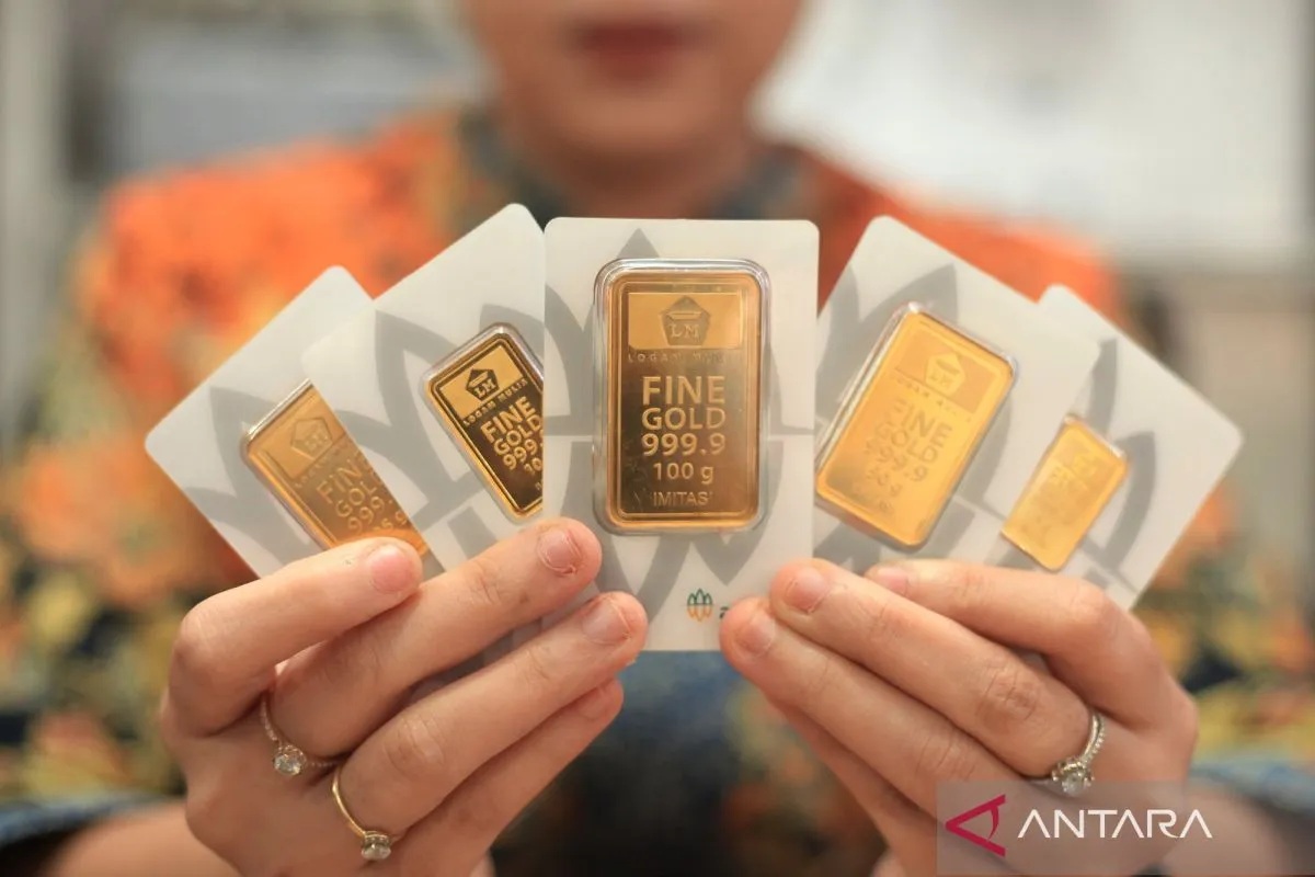 Harga emas Antam 13 Februari 2026 Rp 2.947.000 per gram. Cek daftar lengkap harga semua ukuran dan ketentuan pajaknya.