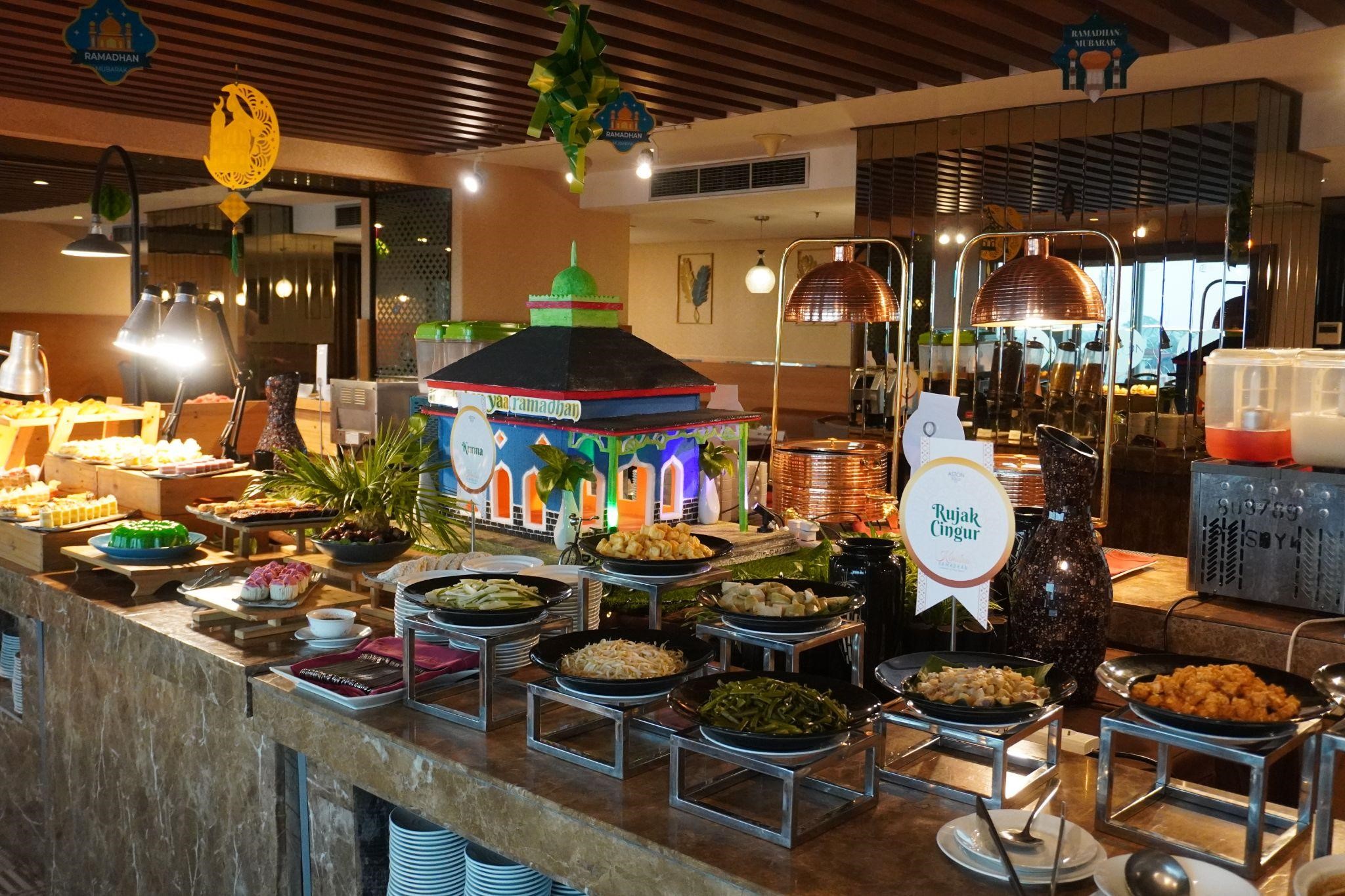 Menu Buffet All You Can Eat di Cashmere Restaurant, Aston Solo Hotel