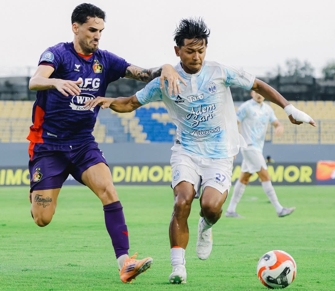 Persik Kediri vs PSIM Jogja di Stadion Gelora Joko Samudro, Gresik, Jumat (13/2/2026).
