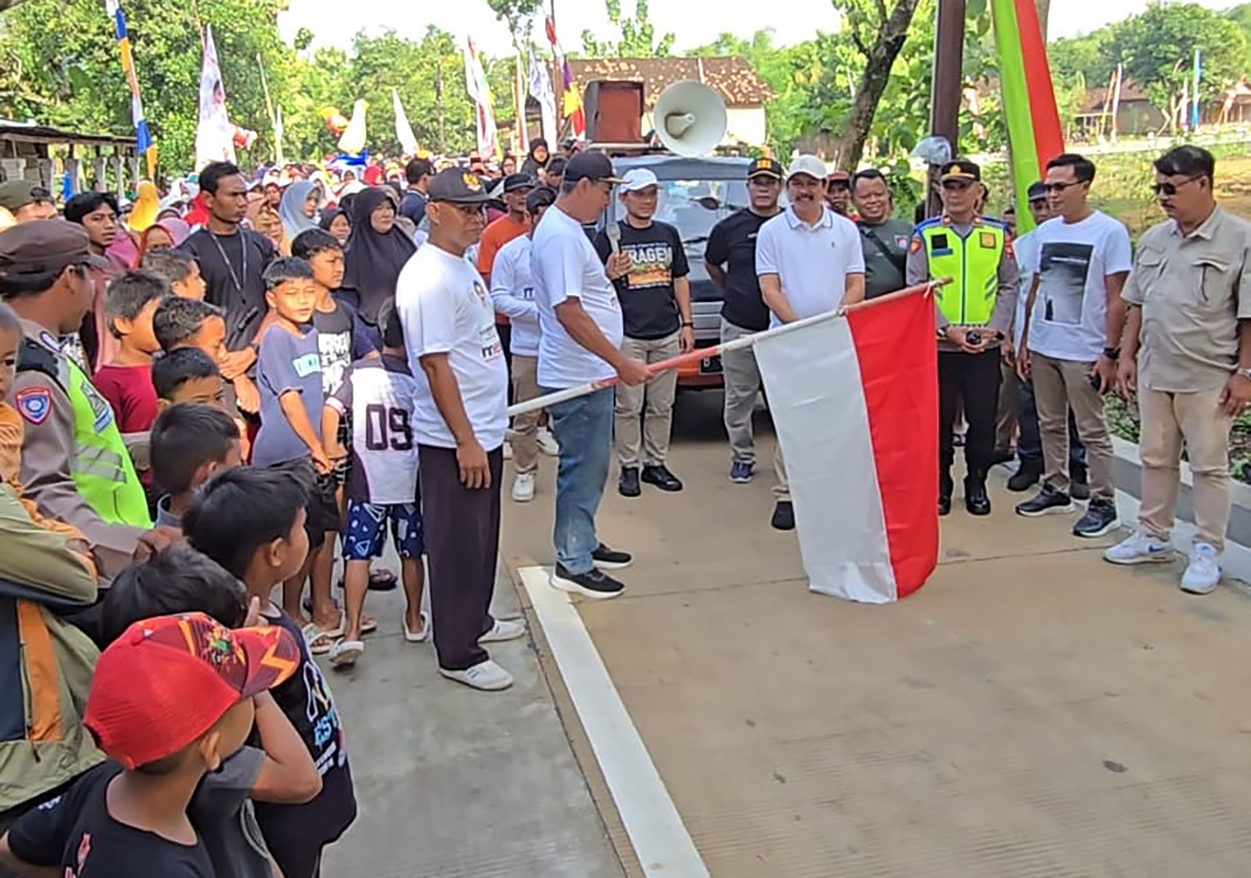 Peresmian jalan Desa Kalikobok, Kecamatan Tanon, Sragen yang selesai diperbaiki, Minggu (15/2/2026). (Ahmad Khairudin/Radar Solo)