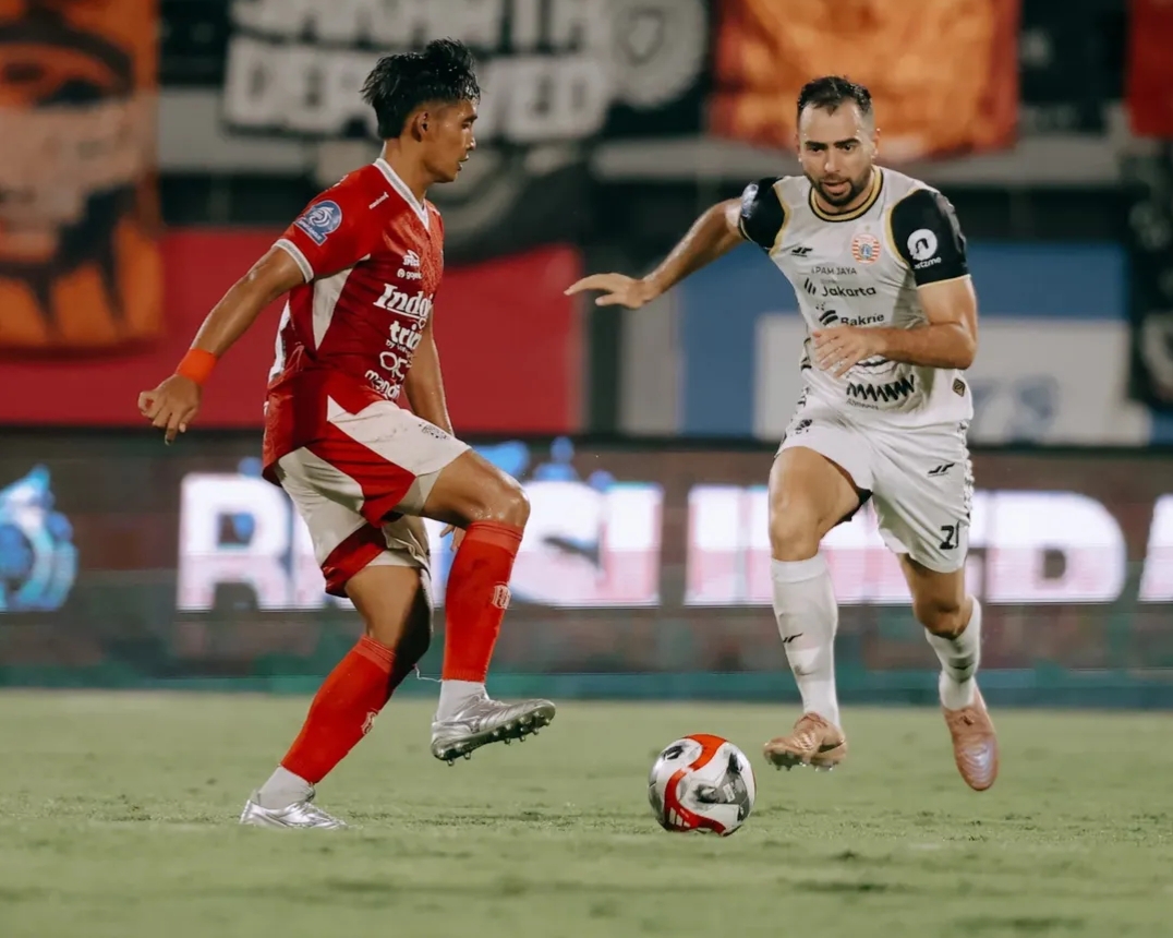 Pertandingan Bali United melawan Persija Jakarta di Stadion I Wayan Dipta (15/2/2026.