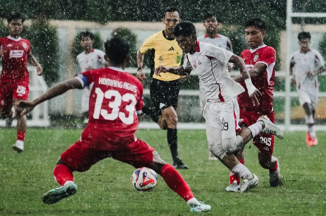 Pertandingan Persis SoloU-20 melawan Bali United U-20 di ajang EPAU-20 2025/2026.