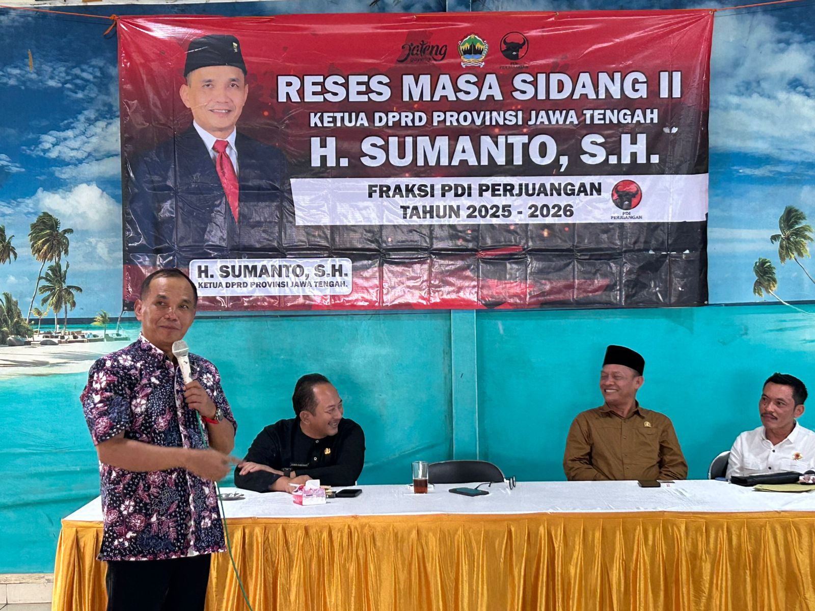 Ketua DPRD Jawa Tengah Sumanto menggelar reses sekaligus beri solusi persoalan masyarakat di Kabupaten Karanganyar.