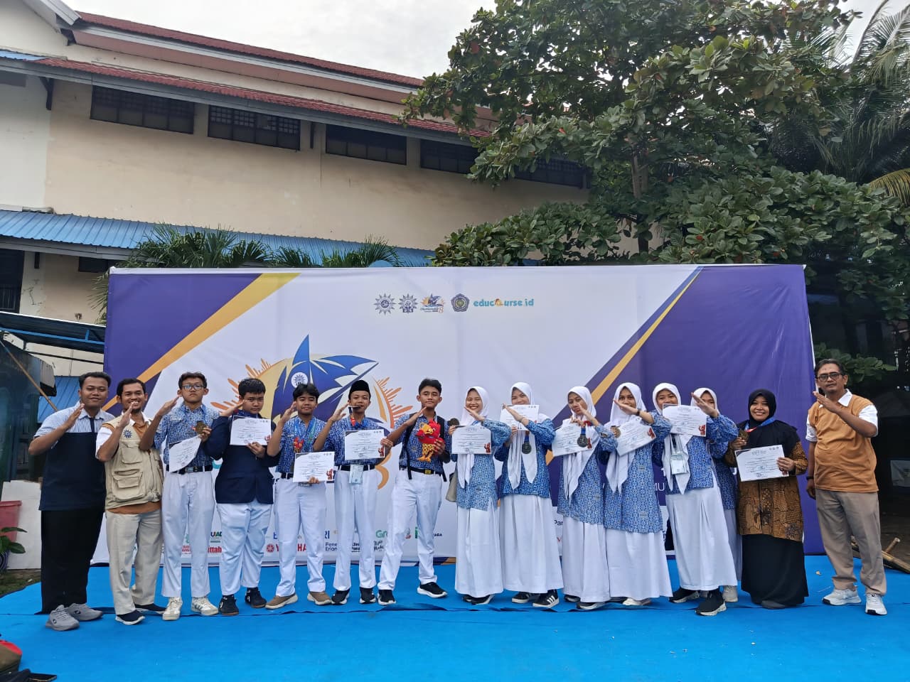 Kontingen SMP Muhammadiyah PK Kottabarat Solo peraih medali di OlympicAD VIII 2026 di Unismuh Makassar.