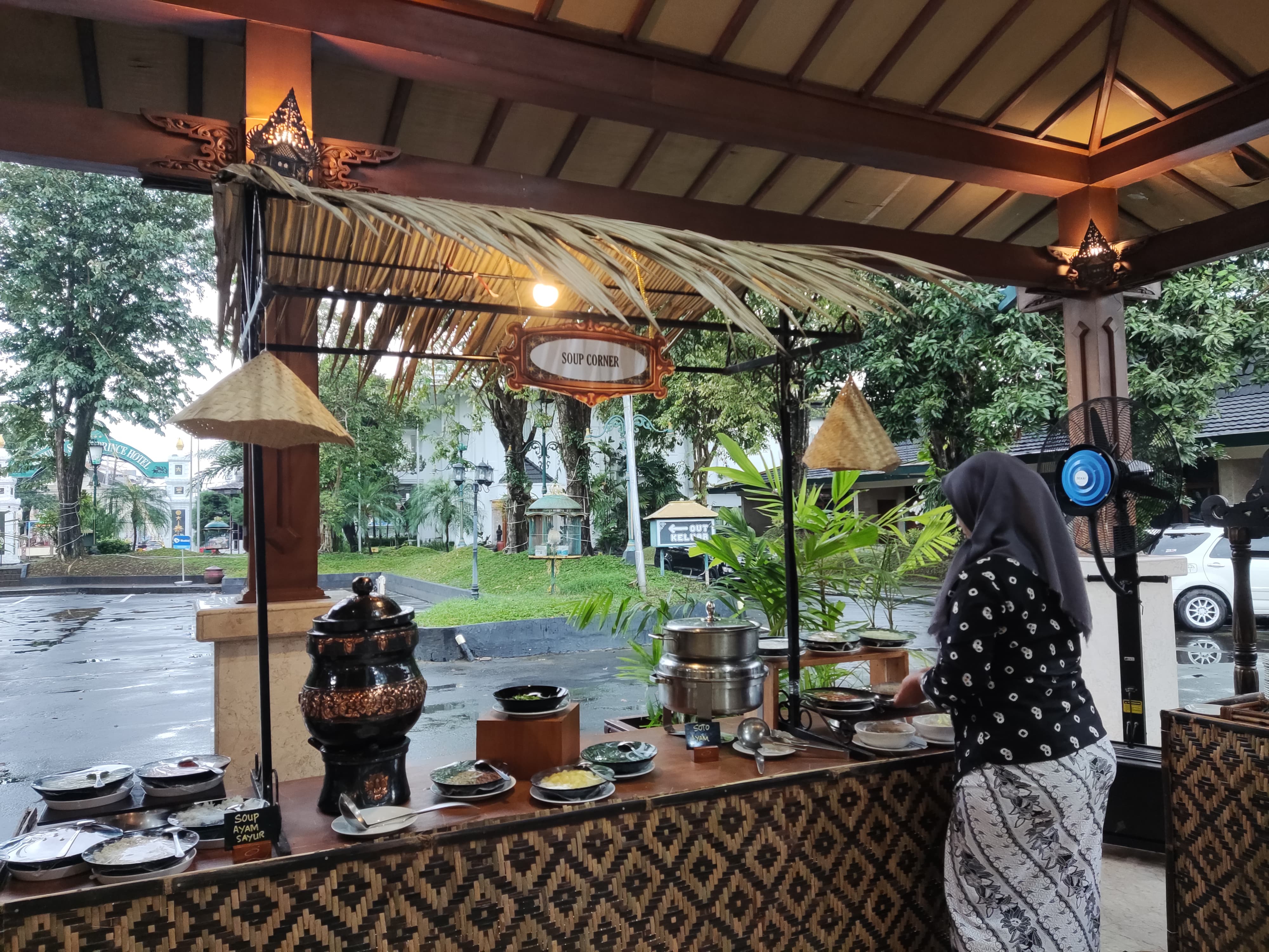 Menu berbuka di Kusuma Sahid Prince Hotel Solo