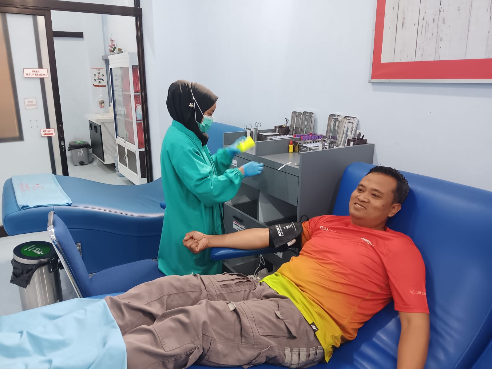 Pendonor di Unit Donor Darah (UDD) PMI Kabupaten Klaten.