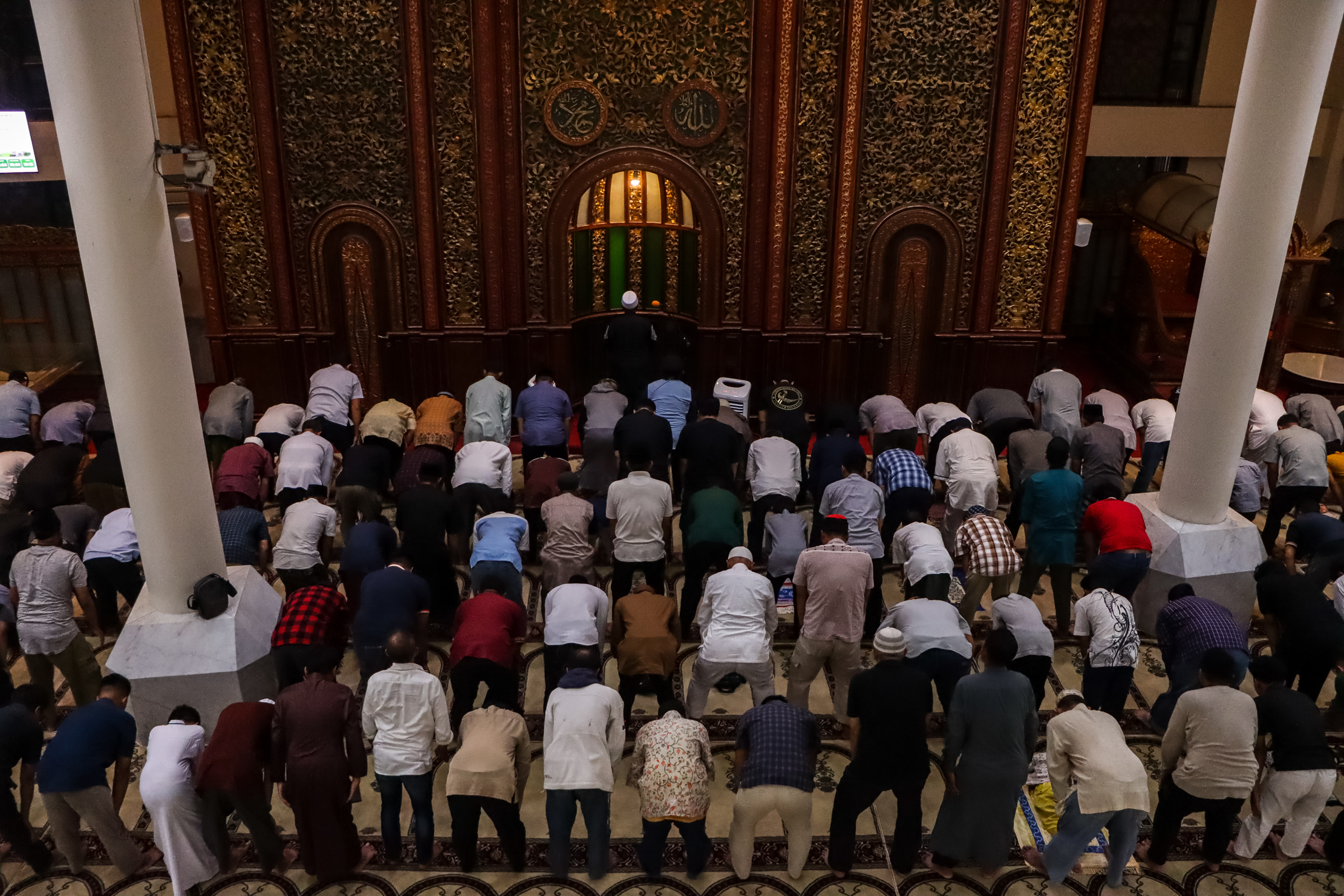 Keutamaan Shalat Tarawih di bulan Ramadhan dari malam pertama hingga akhir, lengkap beserta fadhilah tiap malamnya.