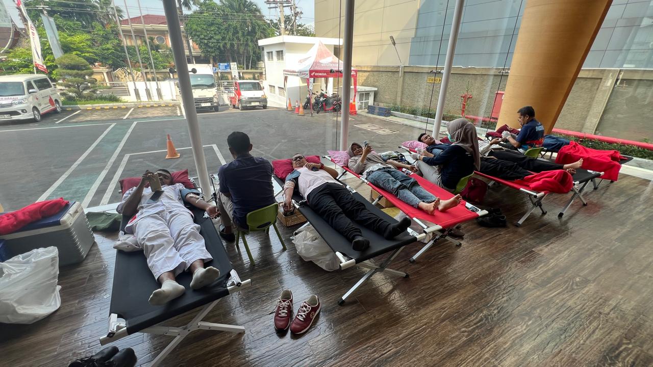 Perayaan ultah ke-69 Astra International di Showroom Honda Big Bike Semarang.