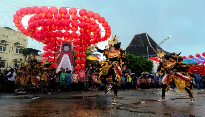Perpaduan budaya Jawa-Tionghoa tersaji apik dalam perayaan HUT ke-281 Kota Solo yang berbarengan dengan Imlek 2026.