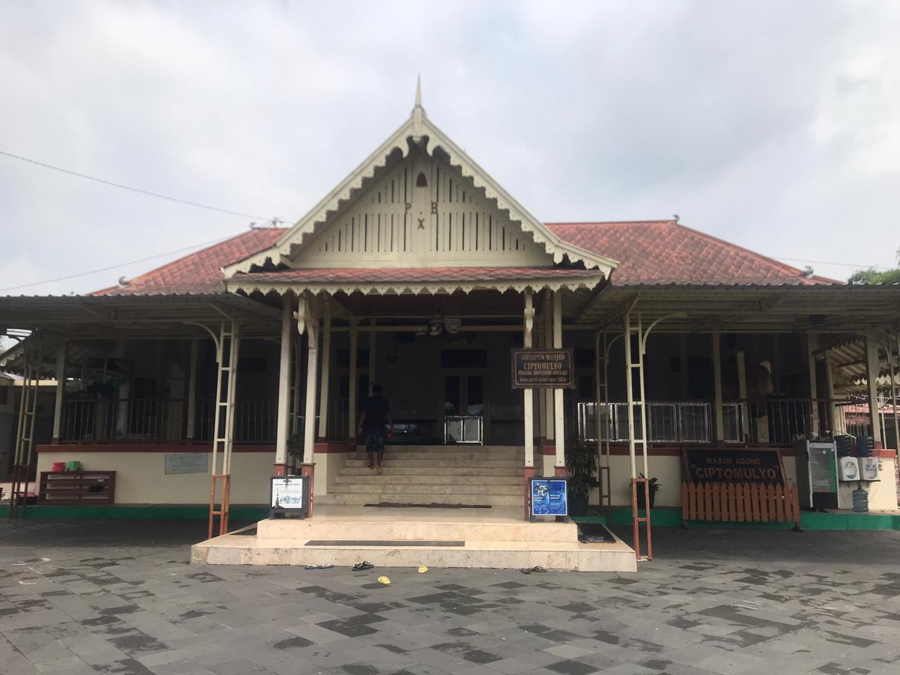 Masjid Cipto Mulyo di kompleks Umbul Pengging, Kecamatan Banyudono, Boyolali.