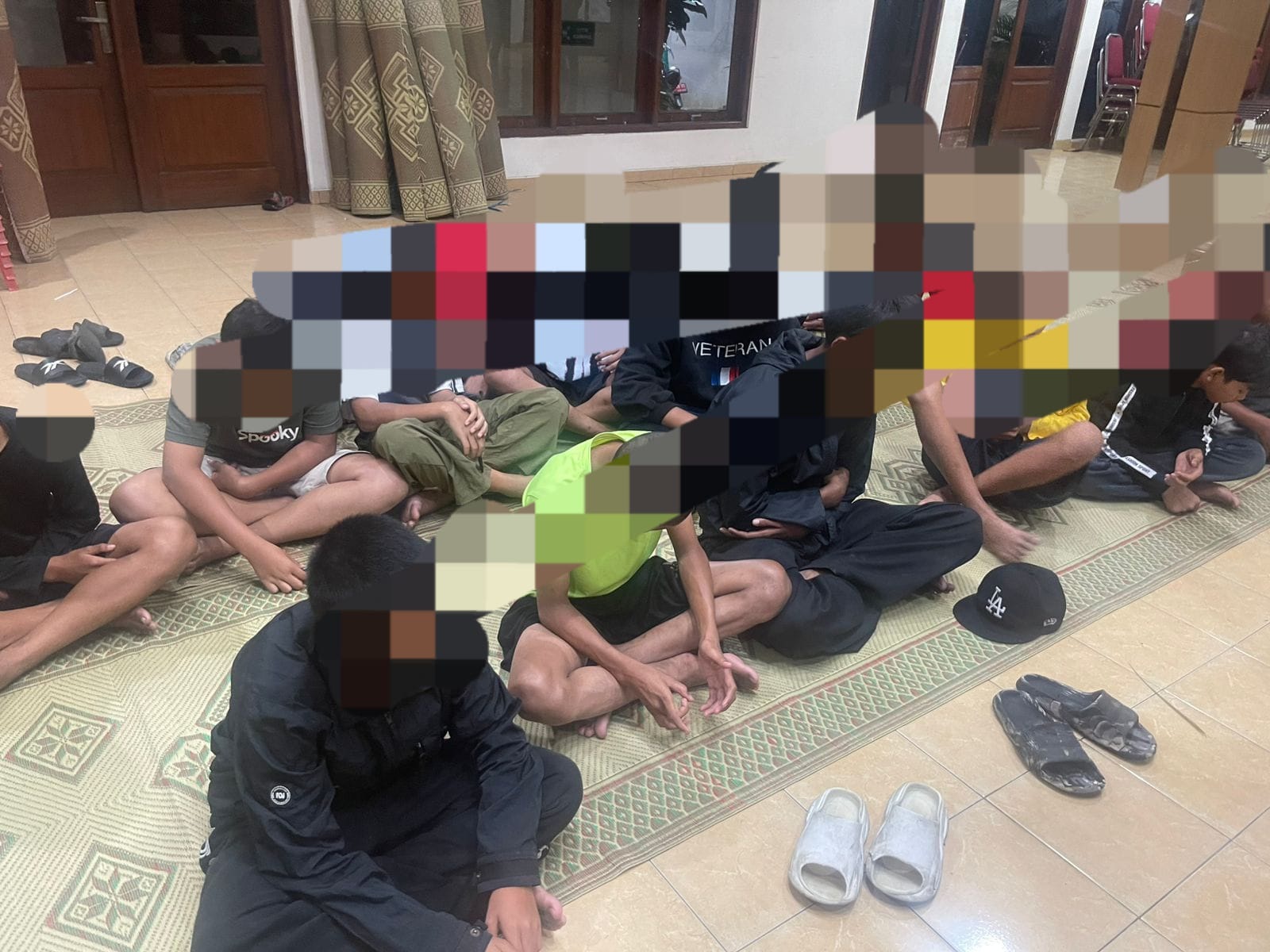 Belasan pemuda diamankan karena terlibat perang sarung. (Humas Polresta Solo)